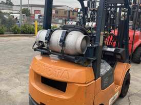 Toyota Forklift  - picture2' - Click to enlarge