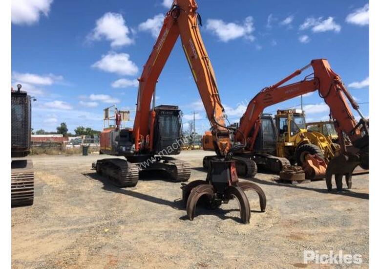 caption 2014 Hitachi ZX210H-3