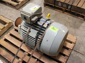 Toshiba 3 Phase Induction Motor - picture0' - Click to enlarge