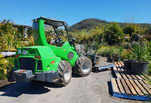 Avant 745 NurseryPro Articulated Mini Loader w HD Pallet Forks