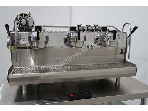 Synesso MVP 3GR 3 Group Coffee Machine