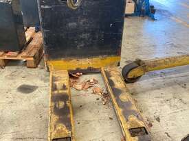 Yale Battery Electric Pallet Truck - picture1' - Click to enlarge