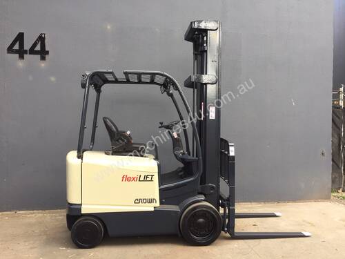 Crown FC4500 2.5 Ton 6.5 Metre Lift Cushion Tyres Compact Electric Forklift - Fully Refurbished