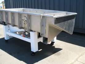 Large Vibrating Vibratory Tray Feeder  - picture1' - Click to enlarge