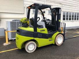 Container Access + Non Marking Tyres 3.0t LPG CLARK Forklift - Hire - picture1' - Click to enlarge