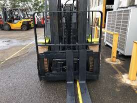 Container Access + Non Marking Tyres 3.0t LPG CLARK Forklift - Hire - picture2' - Click to enlarge