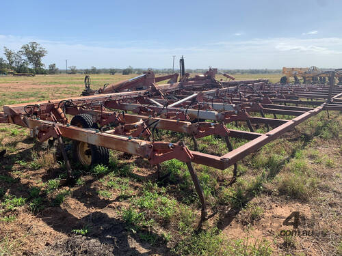 New Holland Trashfarmer 3420 Chisel Plough/Rippers Tillage Equip