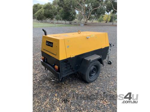 Compair 130CFM towable portable compressor in Very Good Condition 