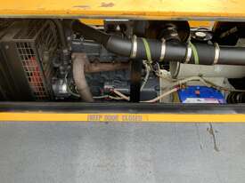 Compair 130CFM towable portable compressor in Very Good Condition  - picture2' - Click to enlarge