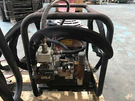 Enerpac Petrol Powered Double Acting Hydraulic Pump 10 ltrs, Powered by 5.5HP Engine - picture2' - Click to enlarge
