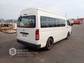2007 TOYOTA COMMUTER KDH 223R 10 SEATER BUS - picture0' - Click to enlarge