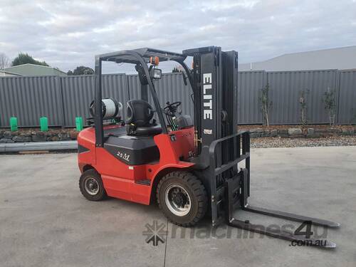 Forklift 2.5T Container Mast 