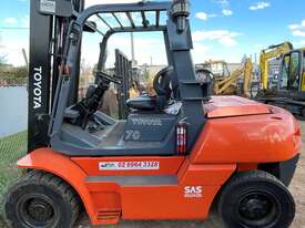 Used Toyota 7.0TON Forklift For Sale - picture1' - Click to enlarge