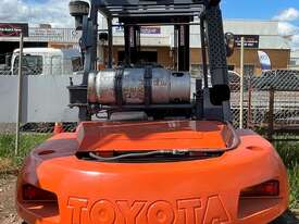 Used Toyota 7.0TON Forklift For Sale - picture2' - Click to enlarge