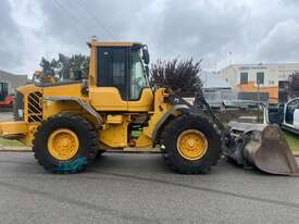 Loader Volvo L60F Quick hitch bucket Ex-council - picture0' - Click to enlarge