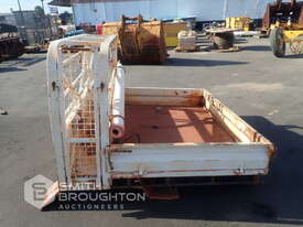 LANDCRUISER DUAL CAB TRAY - picture0' - Click to enlarge