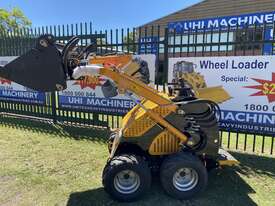 UHI U30 MINI LOADER 400KG Loading Capacity, 21HP Honda Engine  - picture0' - Click to enlarge