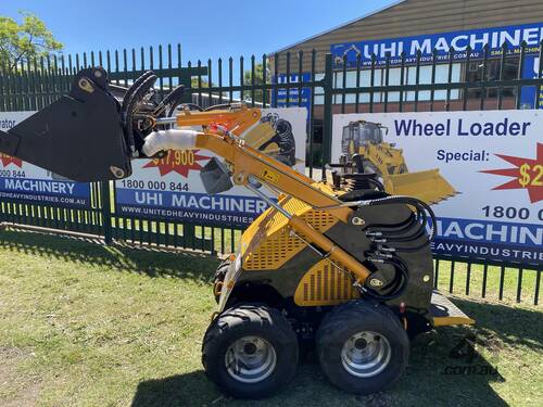 UHI U30 MINI LOADER 400KG Loading Capacity, 21HP Honda Engine 