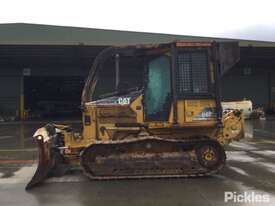 2004 Caterpillar D4G XL - picture1' - Click to enlarge