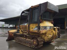 2004 Caterpillar D4G XL - picture2' - Click to enlarge