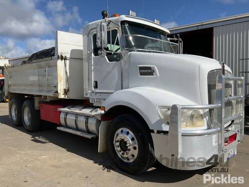 2011 Kenworth T403