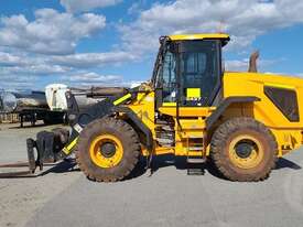 JCB 437zx - picture2' - Click to enlarge