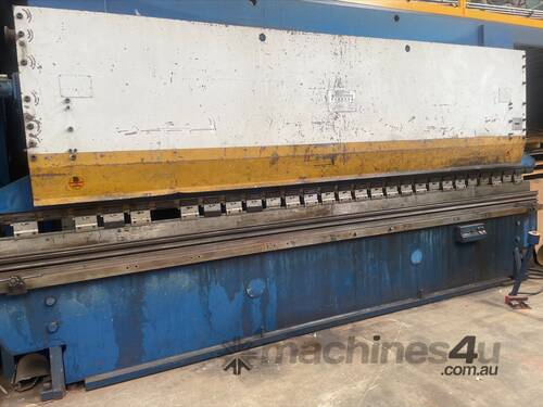 6000mm x 200 Ton Hydraulic Press Brake