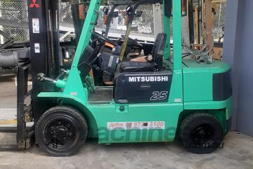 ACTIVE FORKLIFTS - 2008 Mitsubishi 2.5 ton forklift for sale-4.5m mast side shift solid tyres
