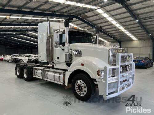 2008 Mack Superliner