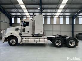 2008 Mack Superliner - picture1' - Click to enlarge