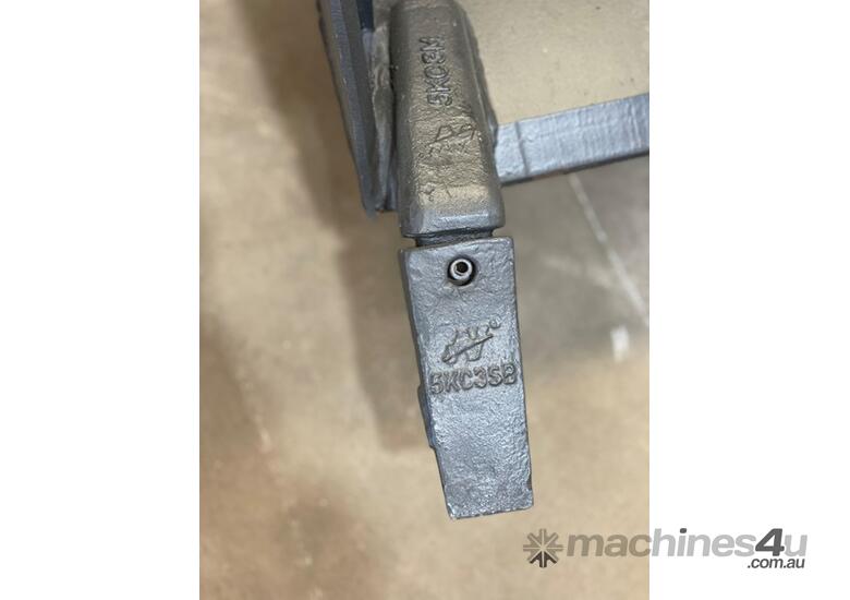 caption New NORM 4 in 1 Skidsteer Bucket 1585mm