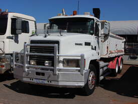 2000 MACK CH TIPPER TRUCK - picture1' - Click to enlarge