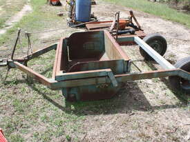 Trailing tractor scoop - picture0' - Click to enlarge