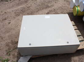 Used Power Box  - picture2' - Click to enlarge