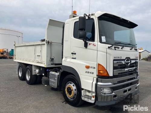 2012 Hino FS 700 2848