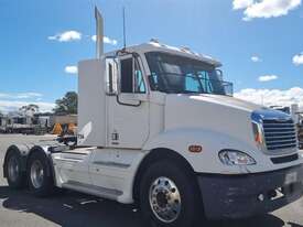 Freightliner Columbia - picture0' - Click to enlarge