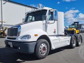 Freightliner Columbia - picture1' - Click to enlarge