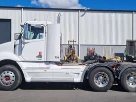 Freightliner Columbia - picture2' - Click to enlarge