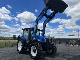 2015 Hew holland tractor - picture0' - Click to enlarge