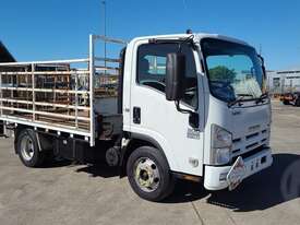 Isuzu NPR300 - picture0' - Click to enlarge