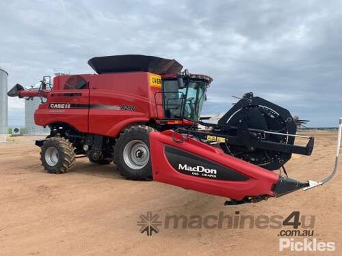 2017 Case IH Combine Harvester With Header Front