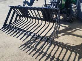 AgKing - Tractor Rock Bucket RBTZ8: Front Loader w/ Quick Release - picture0' - Click to enlarge