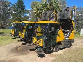 PACKAGE DEAL!! 5x Macdonald Johnson C201 Sweeper- Street sweeper - picture0' - Click to enlarge