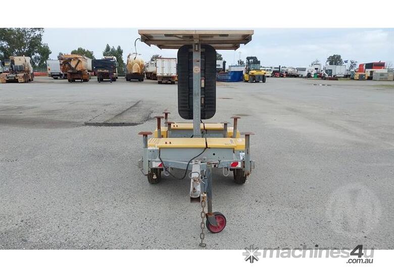 Buy Used Data Signs TRAFFIC LIGHTS Trailers in , Listed on Machines4u