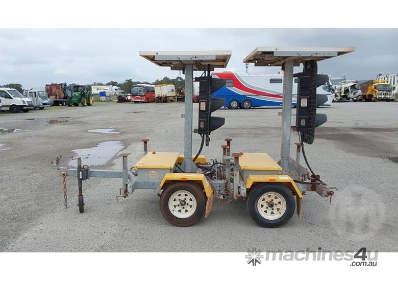 Buy Used Data Signs TRAFFIC LIGHTS Trailers in , Listed on Machines4u