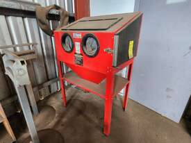 Sand Blasting Cabinet - picture0' - Click to enlarge