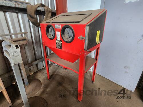 Sand Blasting Cabinet