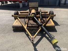 1998 Home Made Trailing Slasher
540 PTO
Bare Co Gearbox
195cm cutting width
250cm overall width
245c - picture0' - Click to enlarge