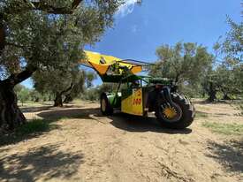 Sicma F3 140 Self-propelled Harvester - picture2' - Click to enlarge