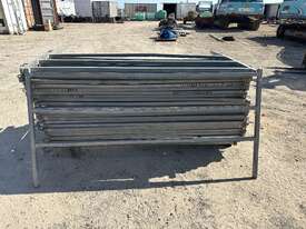 1 x Pallet of Portable Panels - picture0' - Click to enlarge